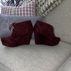 Suede ankle boot wedges